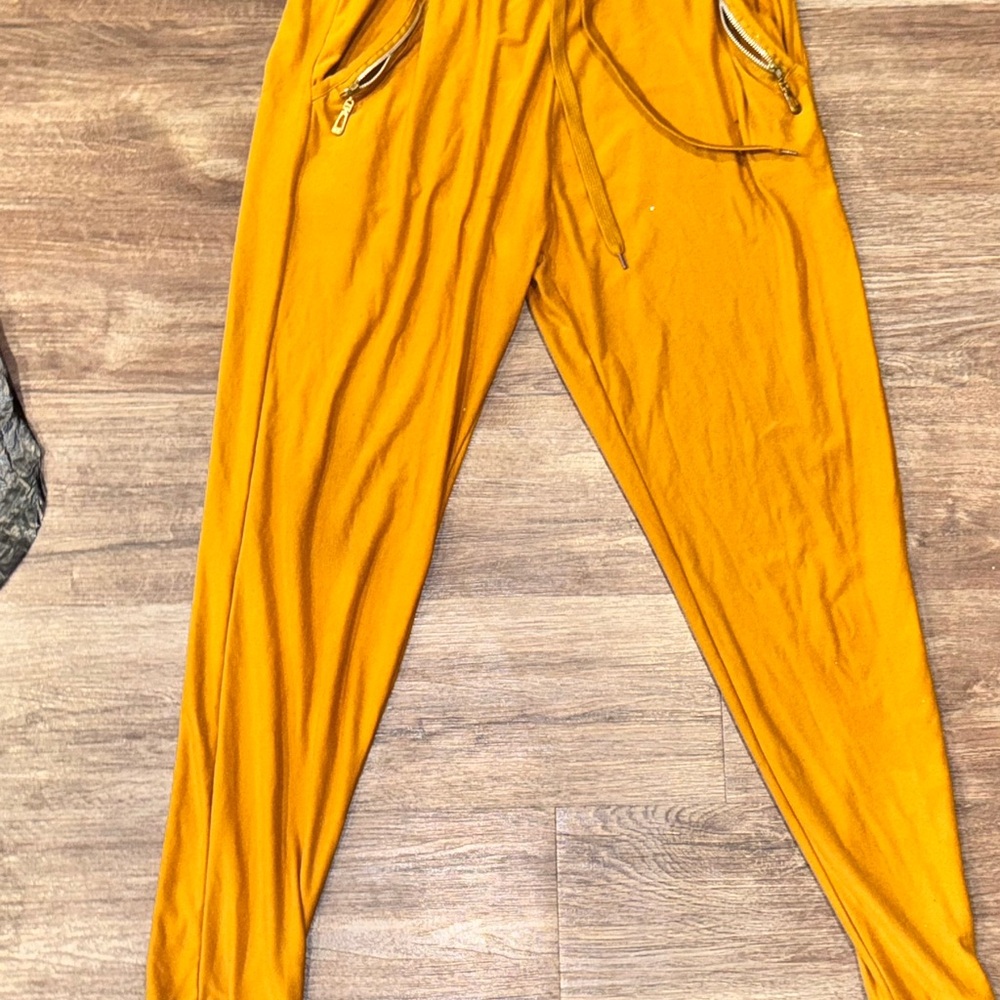 Mustard Yellow Joggers with Gold Zipper Pockets – Size L/XL